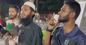 ববি হাজ্জাজের মন্তব্যের প্রতিবাদে ঢাবি শিক্ষার্থীদের মানববন্ধন