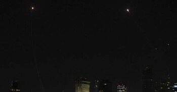 সতর্কবার্তা পাঠিয়ে জেরুজালেম-তেল আবিবে ইরানের ভয়াবহ হামলা