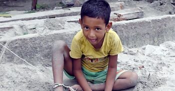 চিকিৎসার অভাবে রশিতে বাঁধা ৭ বছরের জিসান