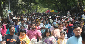 ঈদের তৃতীয় দিনেও জাতীয় চিড়িয়াখানায় দেড় লাখ দর্শনার্থীর সমাগম