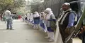 খালেদার কার্যালয়ে পরীক্ষার্থী ও অভিভাবকরা