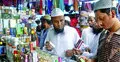 শেষ মুহূর্তে আতর টুপি কেনাকাটায় ব্যস্ত ক্রেতারা