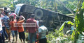ঝিনাইদহে নিয়ন্ত্রণ হারিয়ে বাস খাদে, আহত ২০