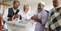 ভোট দিলেন ১২৬ বছরের বৃদ্ধ আইন উদ্দিন