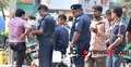 ট্রাফিক ইন্সপেক্টরের চোখ শুধু মোটরসাইকেলের দিকে