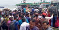 অতিরিক্ত যাত্রী নিয়ে পদ্মা পাড়ি দিচ্ছে লঞ্চ-স্পিডবোট