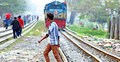 রেললাইন পার হতে গিয়ে ট্রেনে কাটা পড়লেন যুবক