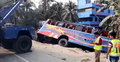 যাত্রীবাহী বাস পুকুরে, প্রাণ গেল ৮ জনের