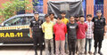 র‍্যাবের গাড়িতে ডাকাতি করতে গিয়ে ৮ তরুণ আটক