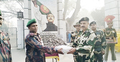 বেনাপোলে বিজিবিকে মিষ্টি উপহার দিলো বিএসএফ