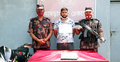 বেনাপোল সীমান্তে স্বর্ণের বারসহ পাচারকারী আটক