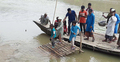 এক নৌকায় ৪০ গ্রামের মানুষের নদী পারাপার