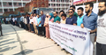 সমাবর্তন প্যান্ডেলের সামনে শিক্ষক-সাবেক শিক্ষার্থীদের মানববন্ধন