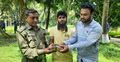 মোংলায় উদ্ধার বিলুপ্তপ্রায় প্রজাতির কাছিম সুন্দরবনে অবমুক্ত