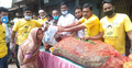 দুই হাজার অসহায় মানুষকে সবজি দিলেন যুবলীগের বিমান