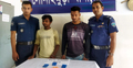 চায়ের দোকানে ইয়াবা বিক্রি, দুই যুবক আটক