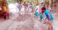 অভিভাবকহীন রাস্তাটির দায়িত্ব নিলো গ্রামবাসী