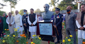 বান্দরবান ট্যুরিস্ট পুলিশ অফিসের সামনে জাতির পিতার ভাস্কর্য
