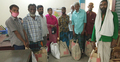 প‌ত্রিকার হকার‌দের মাঝে খাদ্য সামগ্রী বিতরণ