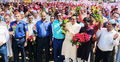 ৫০০ শিক্ষককে গোলাপ দিয়ে শুভেচ্ছা জানালেন উপজেলা চেয়ারম্যান
