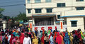 ছুটির দাবিতে পোশাক শ্রমিকদের বিক্ষোভ