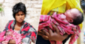 রাস্তায় সন্তান প্রসব করলেন পাগলি