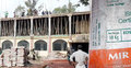মেয়াদোত্তীর্ণ সিমেন্ট দিয়ে বিদ্যালয়ের ছাদ ঢালাই