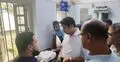 ঝোপে কাঁদছিল নবজাতক, উদ্ধার করে হাসপাতালে নিলেন স্থানীয়রা