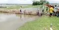 খালের অবৈধ নেট-পাটা অপসারণ করল স্থানীয়রা
