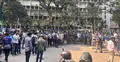 ডাকসু ভবনের সামনে জড়ো হচ্ছেন শিক্ষার্থীরা