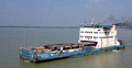 ২২ ঘণ্টা পর শরীয়তপুর-চাঁদপুর রুটে ফেরি চলাচল শুরু