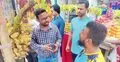 অতিরিক্ত দামে লিচু বিক্রি করে গুনলেন জরিমানা
