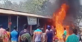 নিজ দোকানে আগুন দেখে মারা গেলেন ব্যবসায়ী