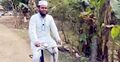 বৃদ্ধকে নিজের গাড়িতে তুলে দিয়ে বাইসাইকেল চালিয়ে গেলেন এমপি
