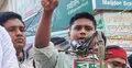 সরকার বিদ্যুৎ না দিয়ে জনগণের হাতে হারিকেন ধরিয়ে দিচ্ছে