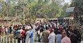 ভোটকেন্দ্রে মানুষের লাইন, দেখে মনে হচ্ছে জনসভা