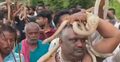 সাপ নিয়ে ধর্মীয় অনুষ্ঠানে শত শত ভক্ত, ভিডিও ভাইরাল