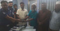 কুড়িয়ে পাওয়া সাড়ে ৪ লাখ টাকা ফিরিয়ে দিলেন ইজিবাইকচালক ইসমাইল