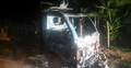 দুর্বৃত্তের ছোড়া পেট্রল বোমায় পুড়লো পিকআপভ্যান