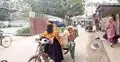 ভ্যানভর্তি সবজি মাঝে ছোট্ট আয়েশাকে নিয়ে মা শিউলি বেগমের সংগ্রামী জীবন