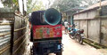 অসুস্থ বাবার ঋণ পরিশোধে পথে পথে ছেলের মাইকিং