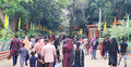 তীব্র তাপপ্রবাহেও চিড়িয়াখানায় দর্শনার্থীদের ভিড়