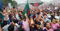 ‘শেখ হাসিনা পালাইছে’ স্লোগানে উত্তাল মানিক মিয়া অ্যাভিনিউ