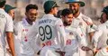 অবশেষে পাকিস্তানের শতরানের ওপেনিং জুটি ভাঙলেন মিরাজ