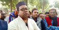 বাবার জানাজা থেকে মনির খানের মোবাইল চুরি