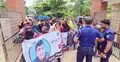 হত্যার বিচার দাবিতে থানা ঘেরা করে বিক্ষোভ