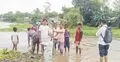 ভেঙে যাওয়া সড়ক সংস্কার করলেন বিএনপি-ছাত্রদল নেতারা