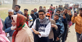 লাইনে দাঁড়িয়ে ভোট দিলেন পলক