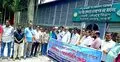 ঈশ্বরদী জংশনে ট্রেনের যাত্রাবিরতির দাবিতে মানববন্ধন