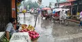 গুঁড়ি গুঁড়ি বৃষ্টিতে বিপাকে নিম্নআয়ের মানুষ